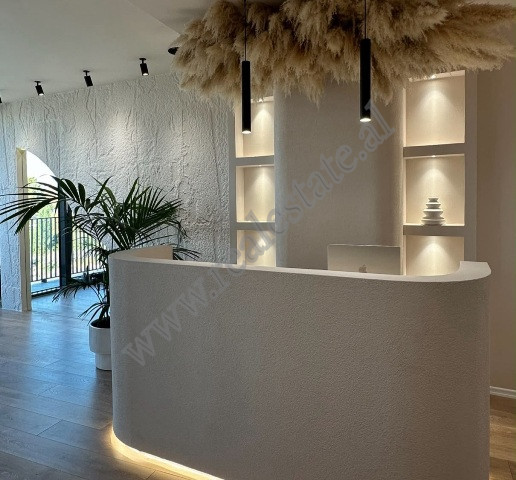Zyre me qira tek Lake View Residence ne Tirane